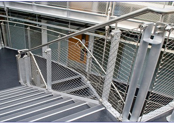 Customized 2.0mm SUS304 Stainless Steel Rope Mesh For Staircase Anti Acid